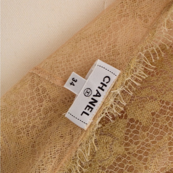 Chanel F/W 2020 Metiers D'Art Shimmery Gold Beige Lace Top Skirt 20A Suit - Picture 14 of 17